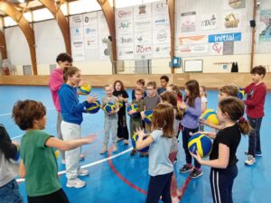 CE1-CE2 : séances de volleyball
