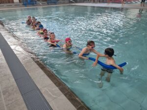 Piscine pour les GS et les CM1